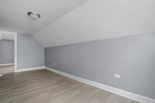 2048 70 Pl, Chicago IL 60637-4642 exterior