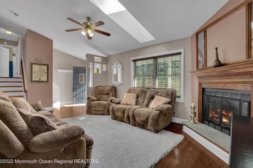 984 Woodlane Rd, Jackson Twp NJ 08527-1556 exterior