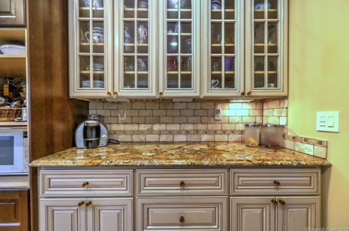 129 Rogers Ave, Milford CT 06460-6440 exterior