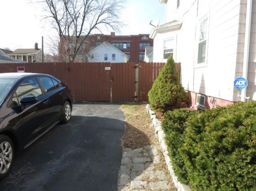 18 Vandewater St, Providence, RI 02908-1624