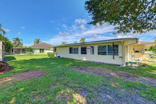 140 Selva Ct, Fort Pierce FL 34983-2020 exterior