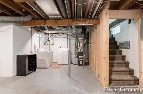 2386 Manahan Ave, Meskegon MI 49444-2666 exterior