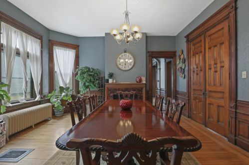 2126 Juneau Ave, Milwaukee WI 53233-1119 exterior