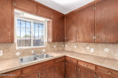 1575 Grant Rd, Tucson AZ  85719-3313 exterior