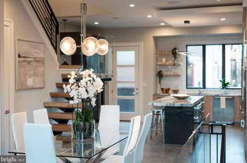 722 Broad St, Philadelphia PA 19146-3119 exterior