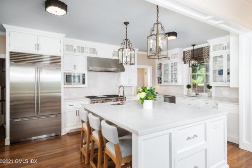 200 Clapboard Rdg Rd, Greenwich CT 06831-3352 exterior