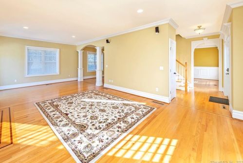 32 Harold Rd, Farmington CT 06032-3407 exterior