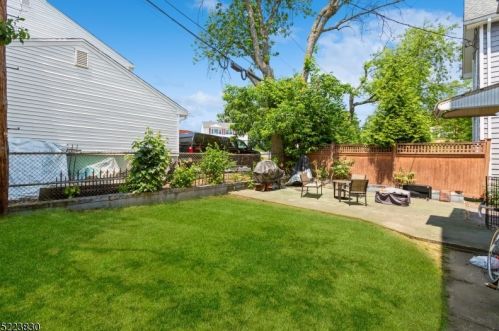 10 Walnut Pkwy, Montclair NJ 07042-4938 exterior