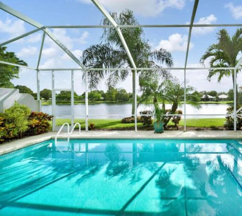 345 Bentley Cir, Fort Pierce FL  34986-2477 exterior