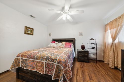 9035 70, Milwaukee WI 53218-3941 exterior