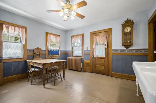 2133 28, Milwaukee WI 53215-2423 exterior