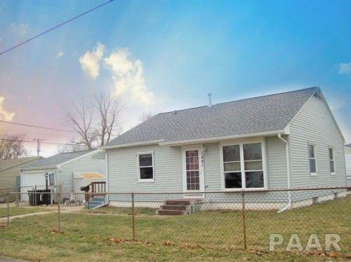 1401 Jerome St, Pekin, IL 61554-5933