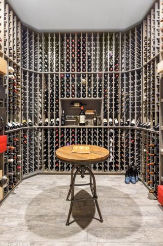 3621 Hermitage Ave, Chicago IL 60613-3507 exterior