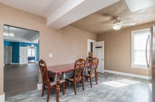 1112 Hickory St, Waukegan IL 60085-1937 exterior