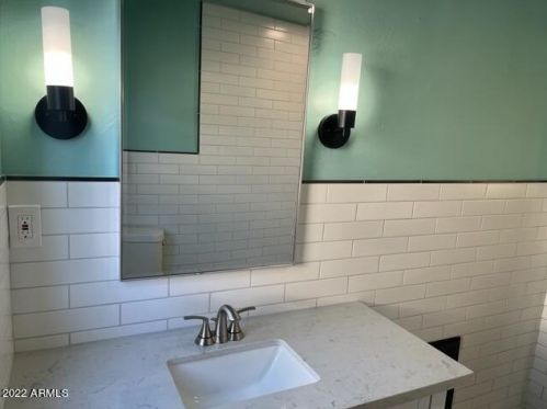 2041 16 Ave, Phoenix AZ 85021-5411 exterior