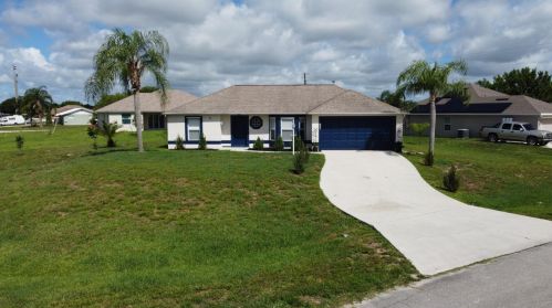 692 Addie St, Fort Pierce, FL 34983-1842