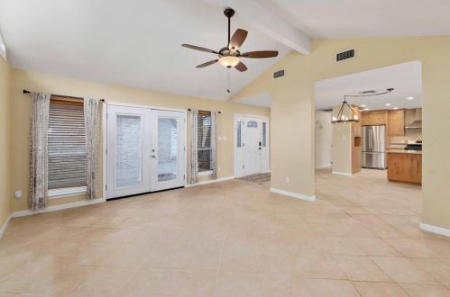 8205 Alabama Dr, Austin TX 78745-7613 exterior