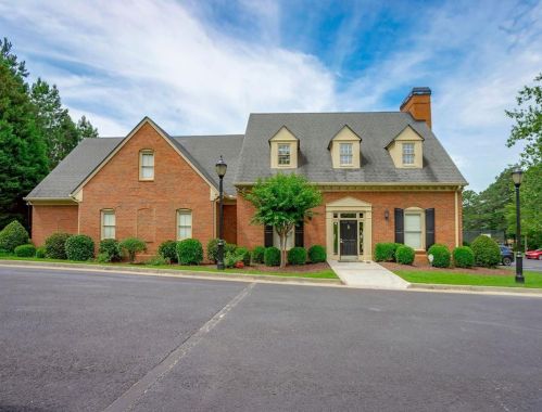 2551 Essex Ln, Atlanta GA 30331-7855 exterior