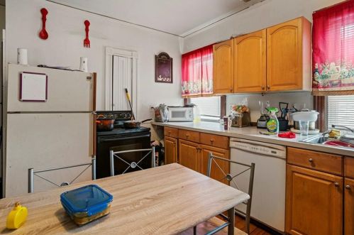 43 Linwood Ave, Providence RI 02911-3031 exterior