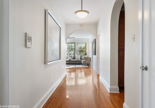 5460 Cornell Ave, Chicago, IL 60615-5620