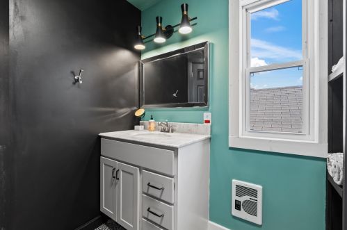 631 Bruce St, Milwaukee WI 53204-1531 exterior