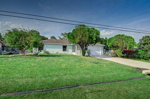 509 Floresta Dr, Fort Pierce FL  34983-8613 exterior