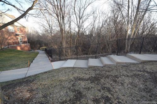 39603 Springwater Dr, Northville MI 48168-3963 exterior