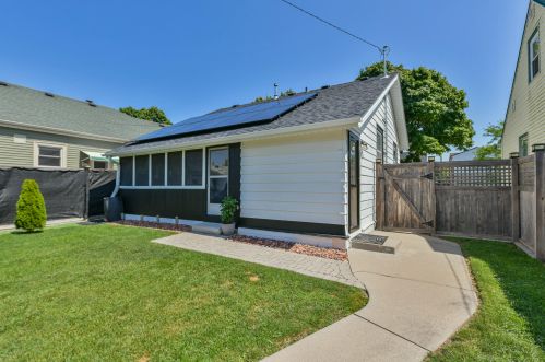 4135 1 Pl, Milwaukee WI 53207-4311 exterior