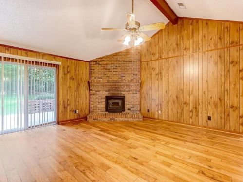 1028 Holly Dr, Gainesville GA 30501-2115 exterior