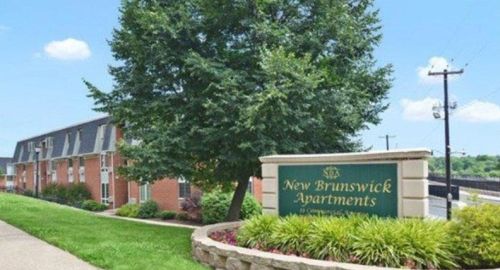 33 Commercial Ave, New Brunswick NJ  08901-1348 exterior