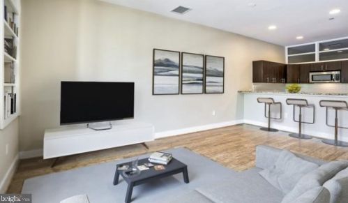 779 Broad St, Philadelphia PA  19147-2504 exterior