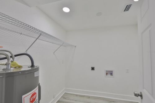 1021 Columbus Dr, Tampa FL 33605-3334 exterior