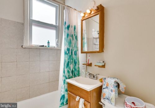 4250 Edson Pl, Washington DC 20019-8022 exterior