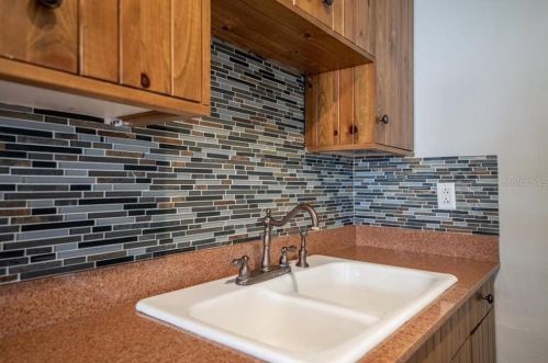 4711 Bay View Ave, Tampa FL 33611-1127 exterior