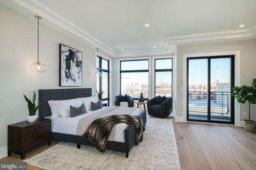 722 Broad St, Philadelphia PA 19146-3119 exterior