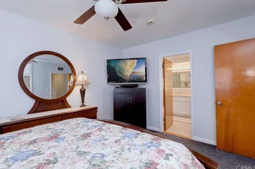 9854 Belfair St, Bellflower CA 90706-2404 exterior