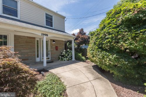 2998 Glenora Ln, Rockville MD 20850-3055 exterior