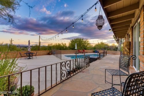 4150 La Cadena, Tucson AZ 85718-6148 exterior