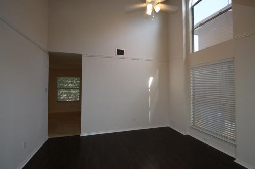 8604 Dandelion Trl, Austin TX  78745-8067 exterior