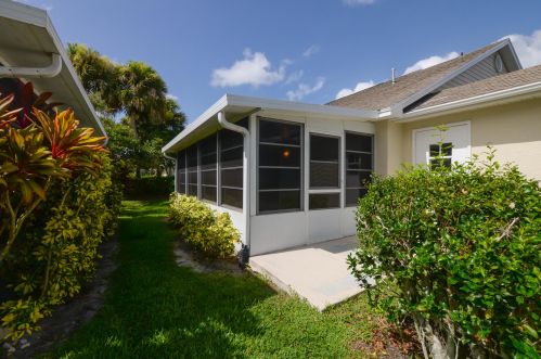 325 Tuscany Ct, Fort Pierce FL 34986-1731 exterior