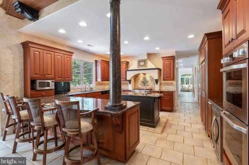 195 Carnoustie Way, Media PA 19063-1856 exterior