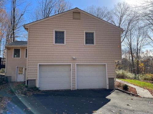 59 Longview Dr, Ridgefield CT  06877-3513 exterior