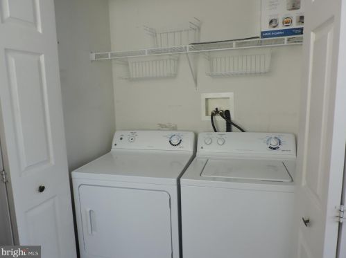 1053 Sterling Pl, Lancaster PA  17603-8839 exterior