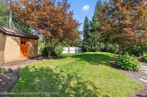 1607 Hitching Post Rd, East Lansing MI 48823-2141 exterior