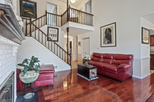 64 Goldfinch Dr, Hackettstown, NJ 07840