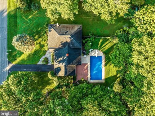 7641 Miller Fall Rd, Rockville MD 20855-1165 exterior