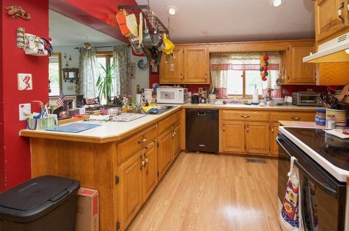 226 Main St, Plaistow NH 03865-3031 exterior