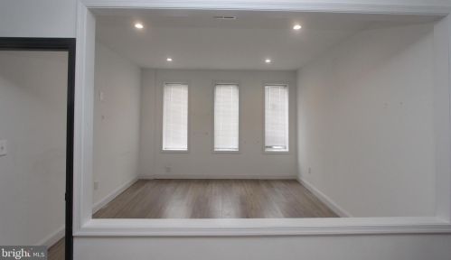 1802 11 St, Washington DC 20001-4018 exterior