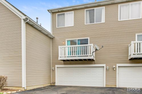 645 Berry Rdg Dr, Joliet IL 60431-1717 exterior