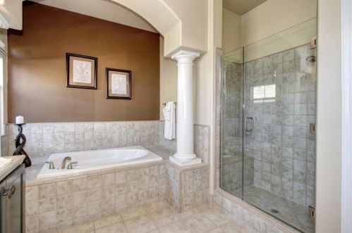 1086 Souza Dr, Folsom CA 95762-7556 exterior